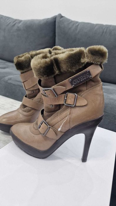 Дамски боти Guess 37