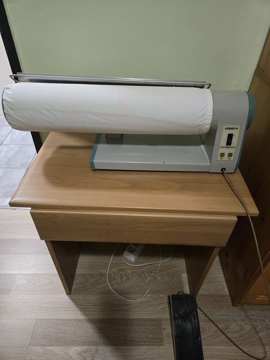Продавам Каландър