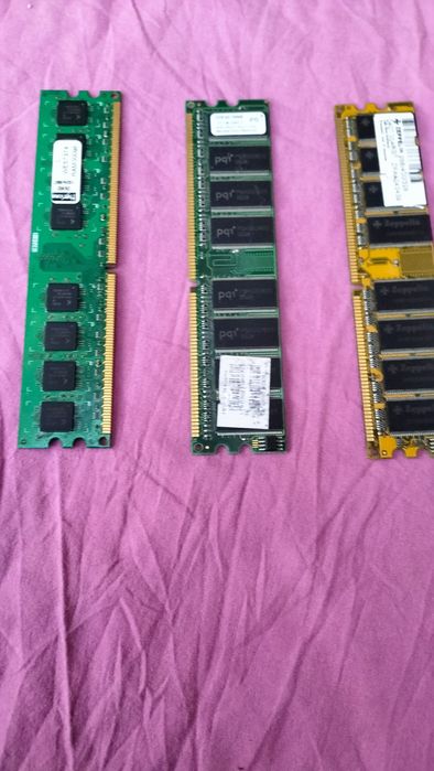 Lot RAM diferite modele ,generații mai vechi