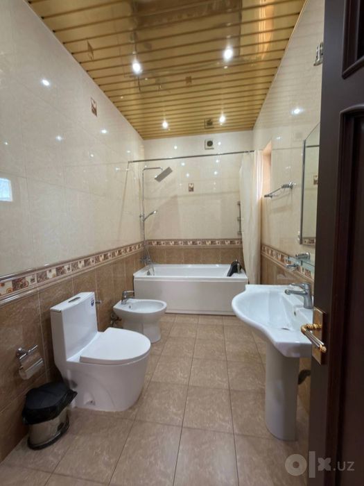 В аренду участок дом Саламатина 2 соток 6 комнатная срочно в аренду