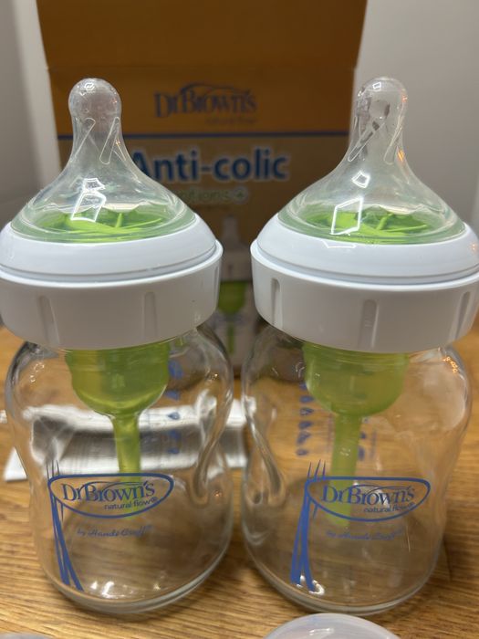 Set 2 biberoane Anti-Colici, din sticla, cu gat larg Dr. Brown,