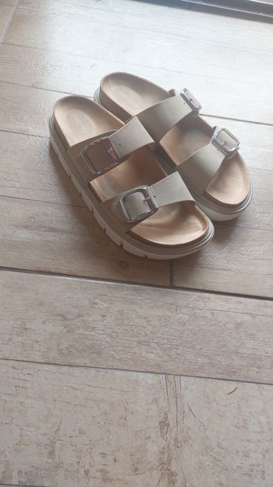 Papuci de femei confortabili
