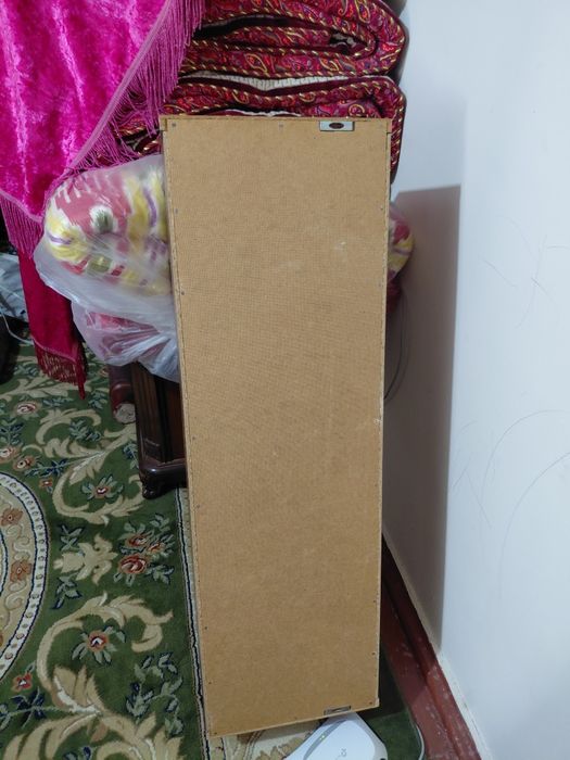 Книжные полки в идеальном состоянии. Без царапин.