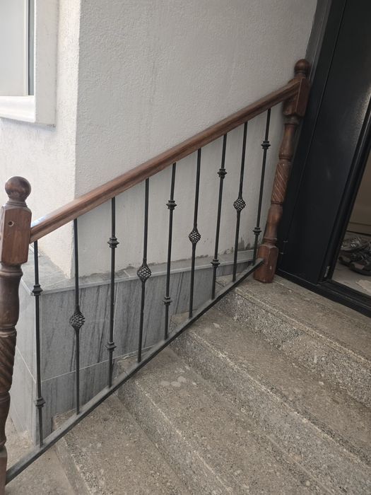 Продам лестничные перила 160см.