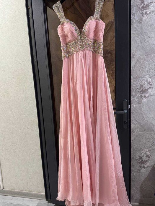 Женская одежда вечерние платья