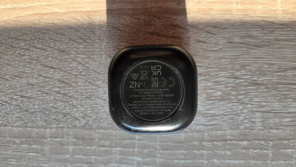 Samsung Galaxy Buds Pro la cutie