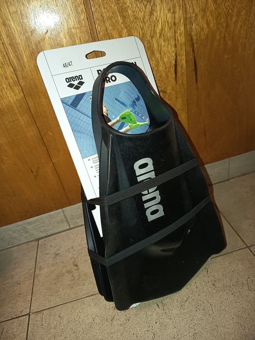 Продавам плавници Arena Powerfin Pro - чисто нови