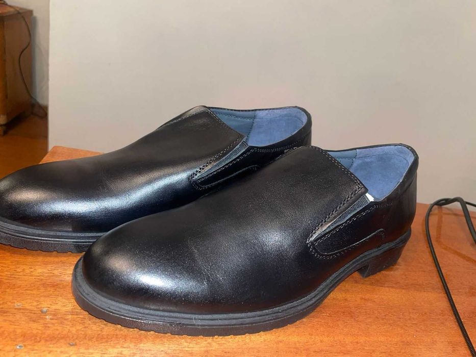 Новые мужские туфли