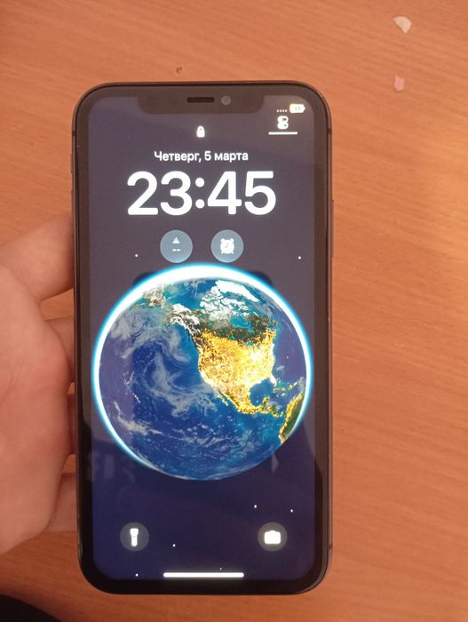 Продам Айфон11  64гб