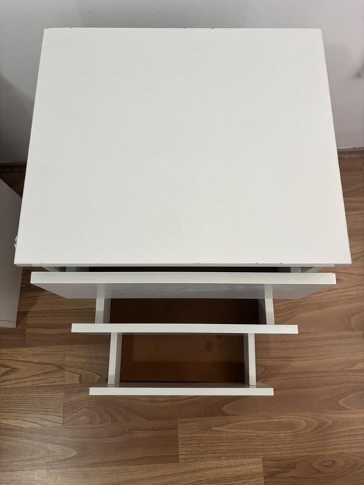 Noptiere albe Ikea