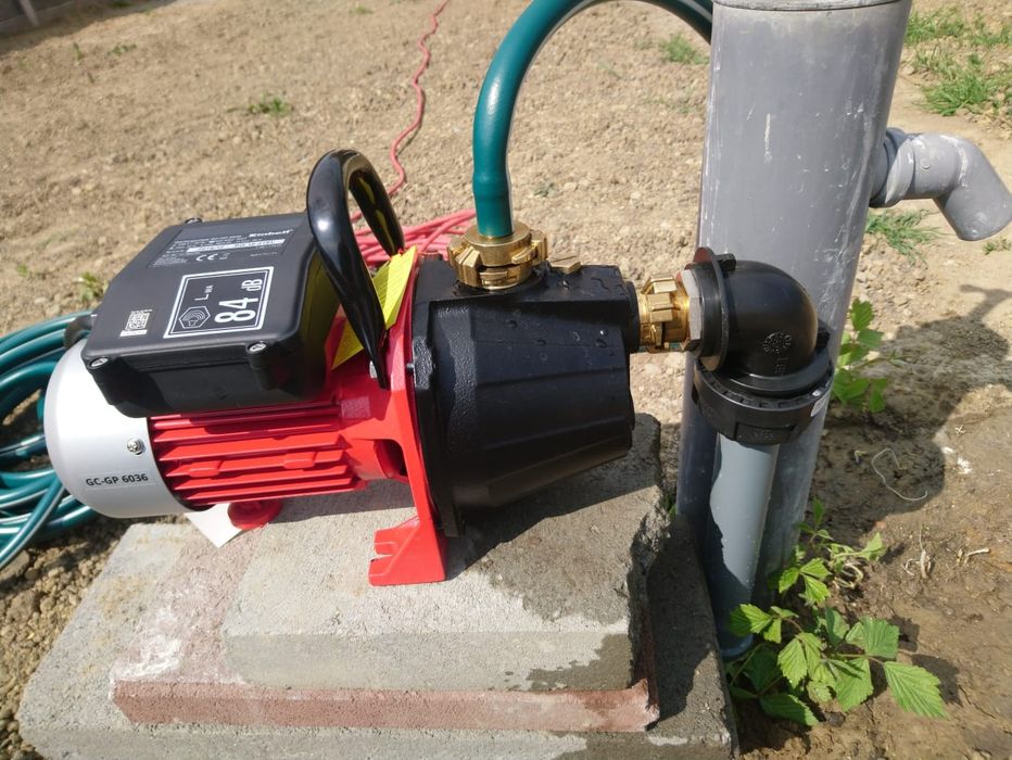 Fantani , puturi , foraje, pentru apa de santier si de udat gradina.