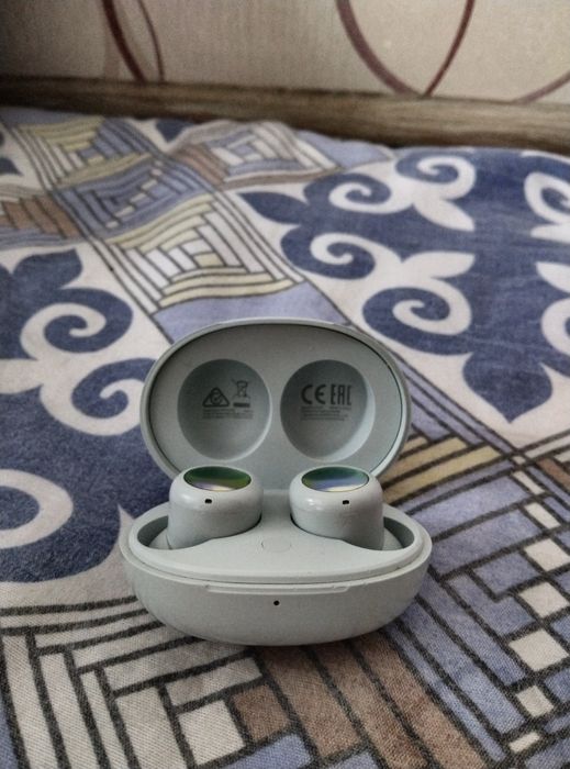 Наушники realme б/у