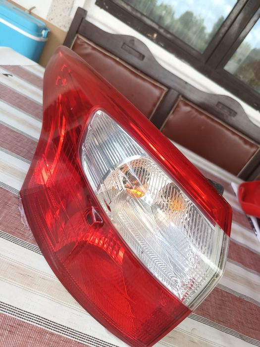 Lampa Stop Spate Stanga Ford Focus Mk3 Wagon / Estate (2011–2015)