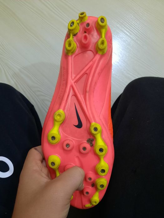 Продавам бутонки