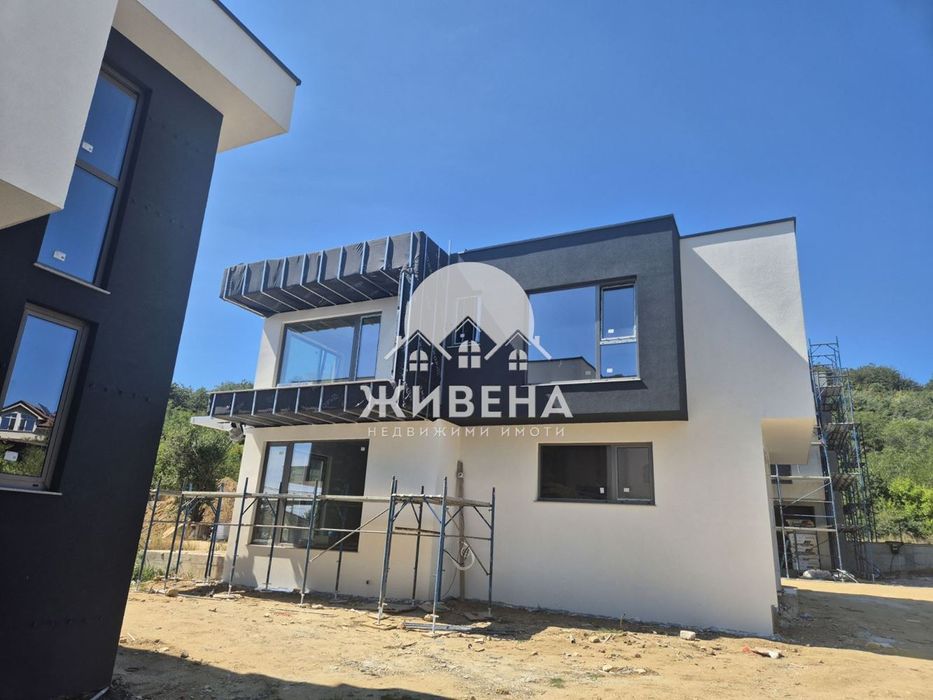 Нова къща в строеж, м-т Траката, РЗП: 341 кв.м