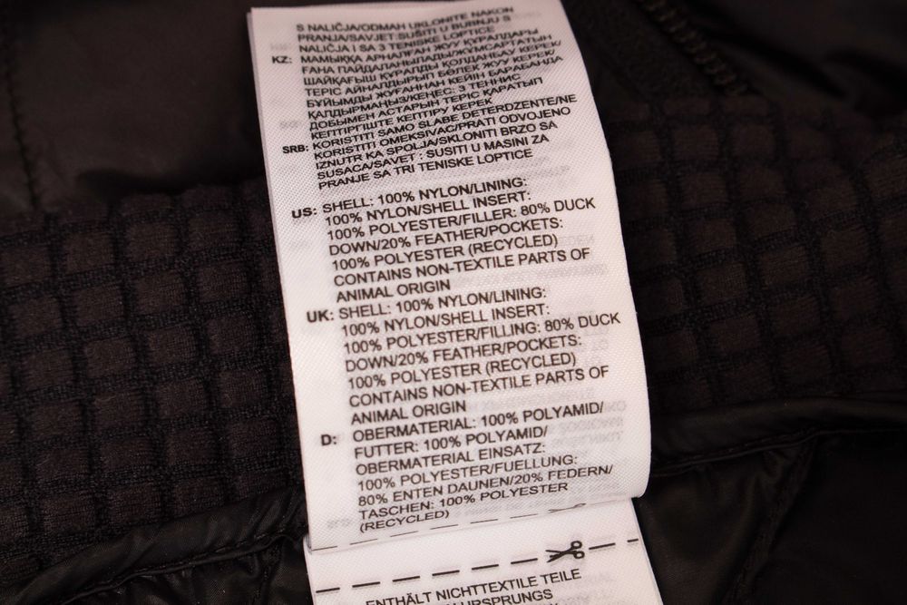 Reebok оригинална дамска грейка пухена елек черен с пух и пера XS