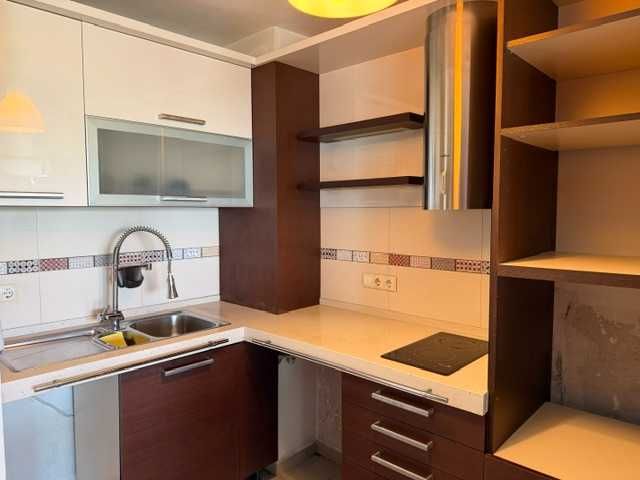 Продава двустаен апартамент в ж.к. Лагера