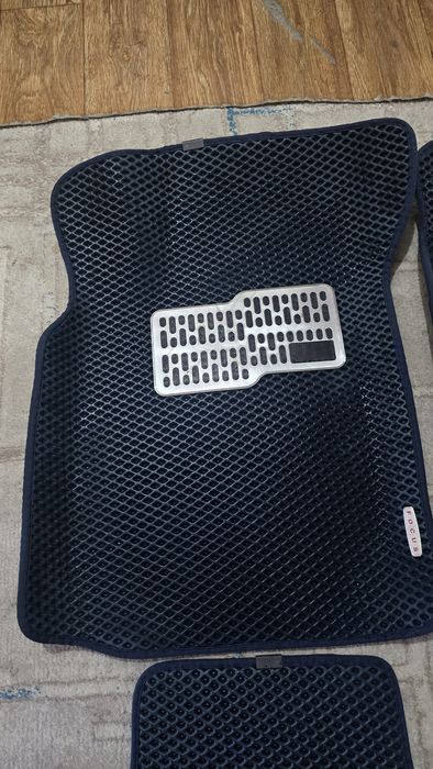 Evakor polik Tomni siniy cobalt ga
