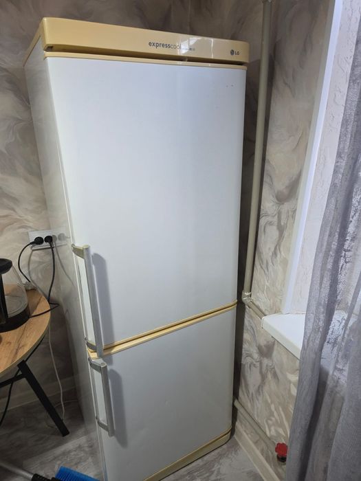 Холодильник рабочий