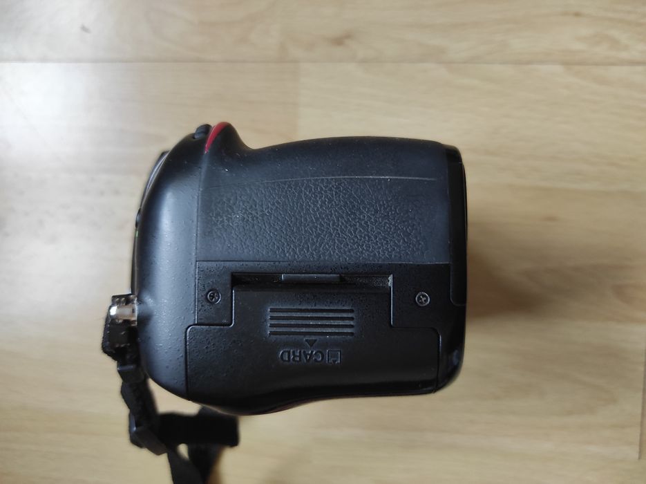 Nikon D610 body + батарейный блок