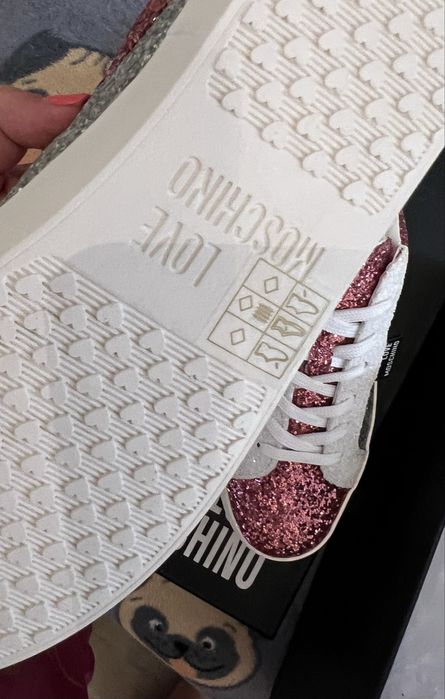 Сникърси Moschino