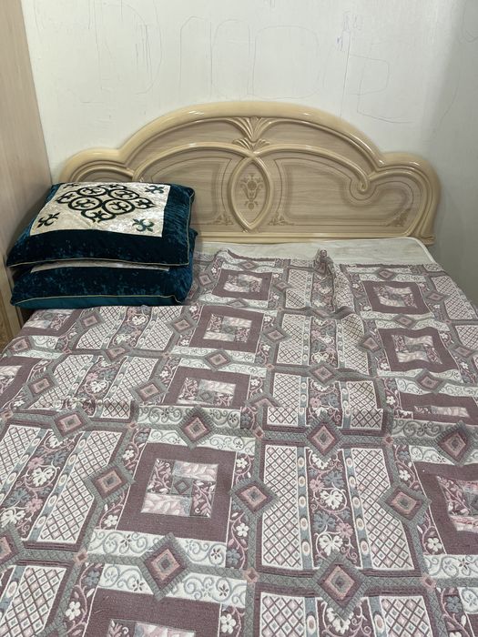 Спальный кровать