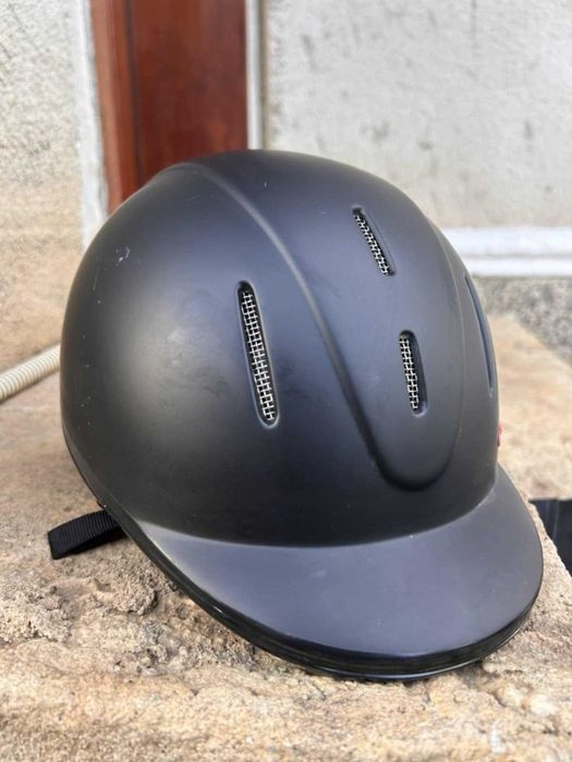каска за конна езда