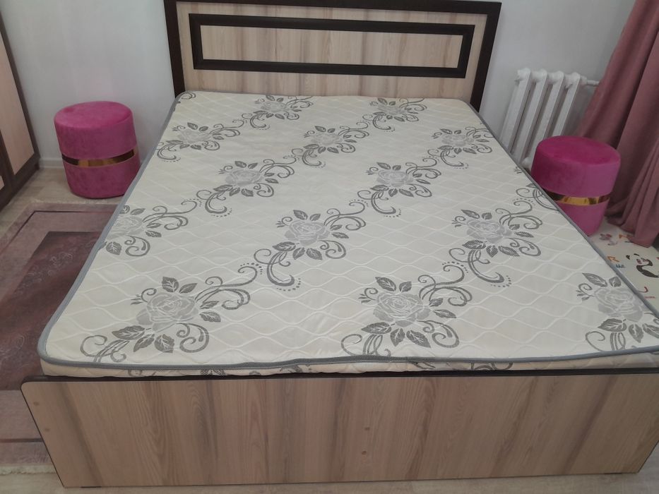 Двух спальная кровать