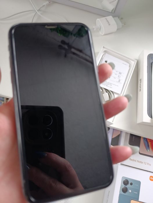 Продам айфон 11 в хорошем состоянии