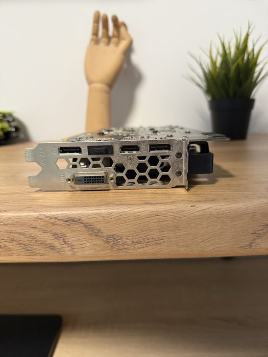 Placa Video GTX 1070 MSI Armor 8gb