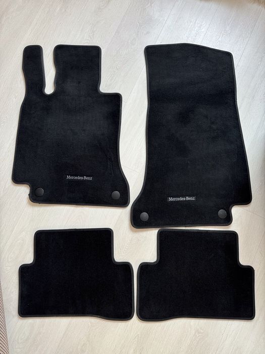 Covorașe preșuri  originale Mercedes W205 A205  originale 2020