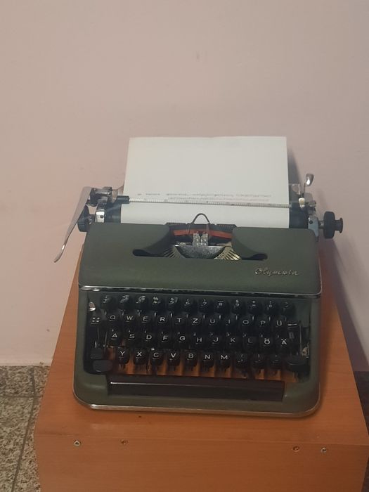 Mașină de scris Olympia SM3  impecabilă