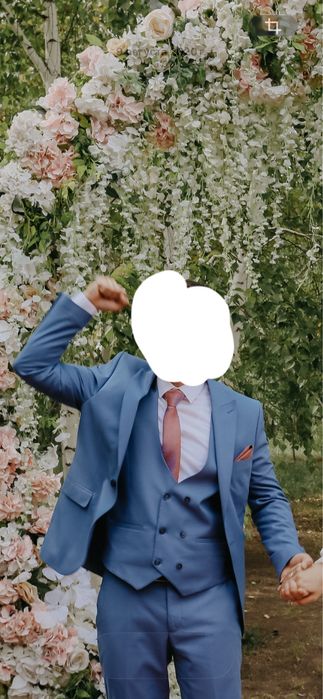 Костюм тройка размер М