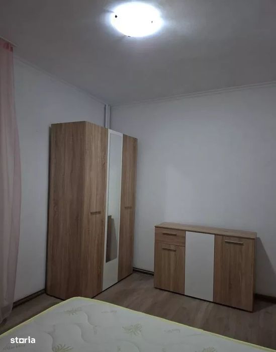 Apartament 2 cam  Podu ros ( vizavi  de liceul Racovita)