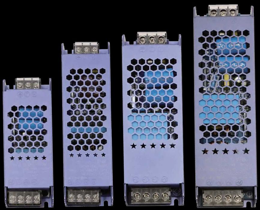 Блоки питания в ассортименте.
