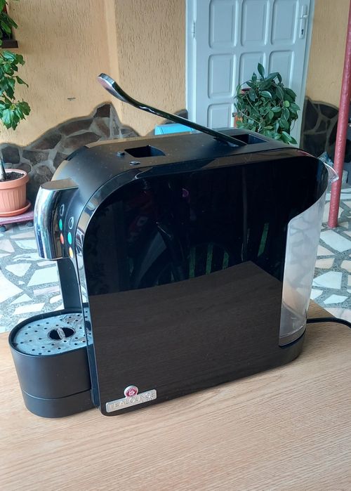 Dulap de bucătărie+ Aparat de cafea pt capsule