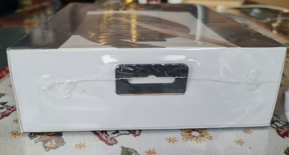 ЧИСТО НОВИ Bluetooth/ без жични Слушалки Z.P.M