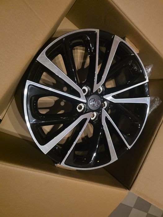Jante de aliaj  originale Toyota pe 19