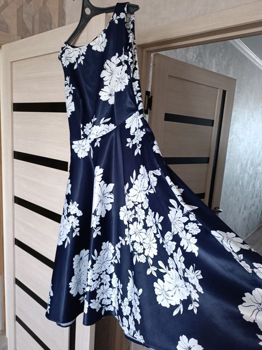 Платья, сарафаны новые 46 размер