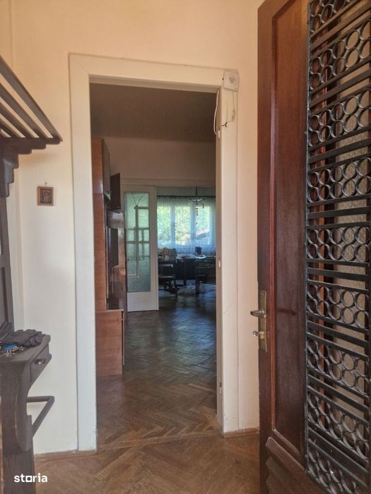 Cafrom Imobiliare - Semicentral "Pomul Verde"- Imobil de Vanzare