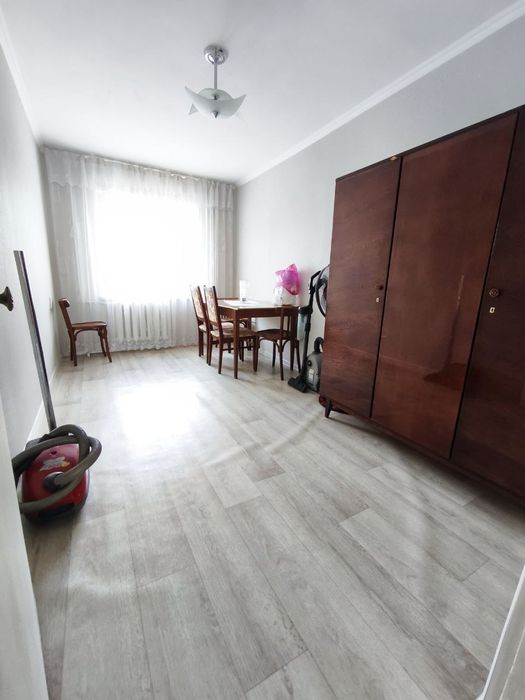 Продаю свою 4х комнатную квартиру, возле университета дипломатии