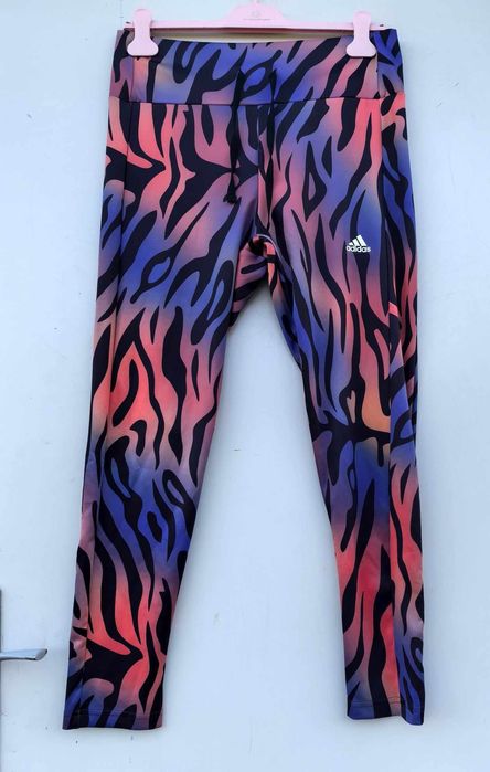 Adidas оригинален дамски клин нов  Л размер