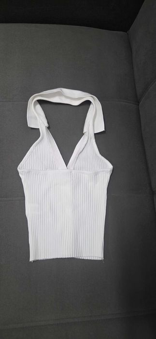 Top Zara marimea S, alb,stare foarte buna