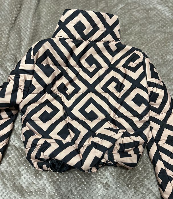 Страхотно късо якенце