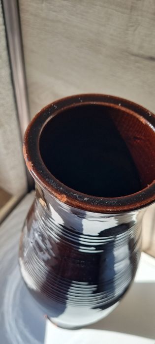Керамична ваза с гланц