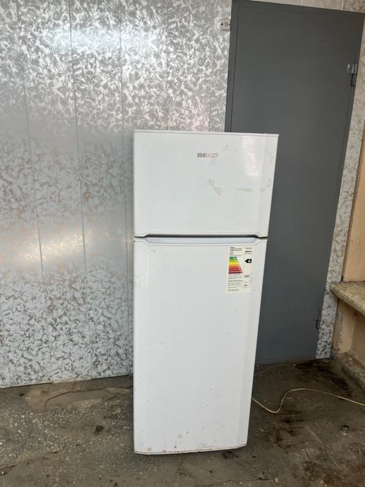 Холдильник рабочий