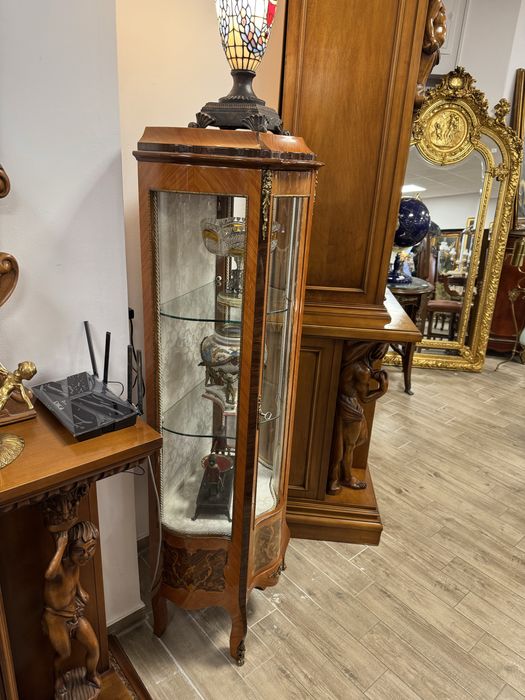 Vitrina deosebita din lemn masiv cu intarsii si elemente bronz