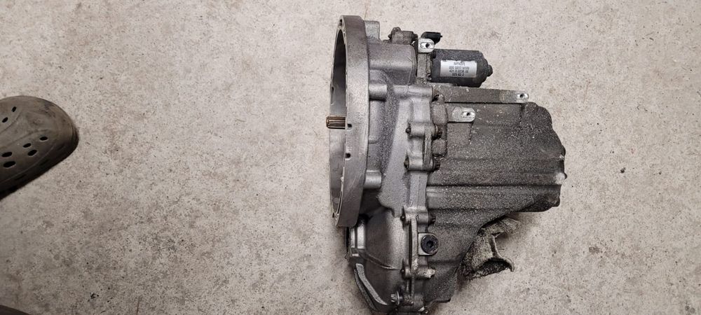 Cutie semiautomata motor 700