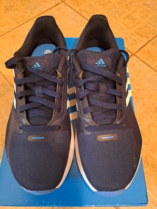 Pantofi sport  adidasi