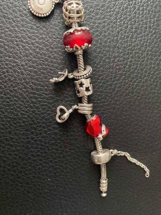 Гривна Pandora с талисмани